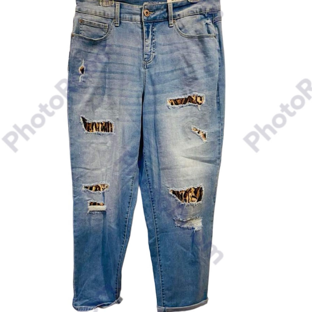 NWT INC international Concepts Capri jeans ripped Size 12